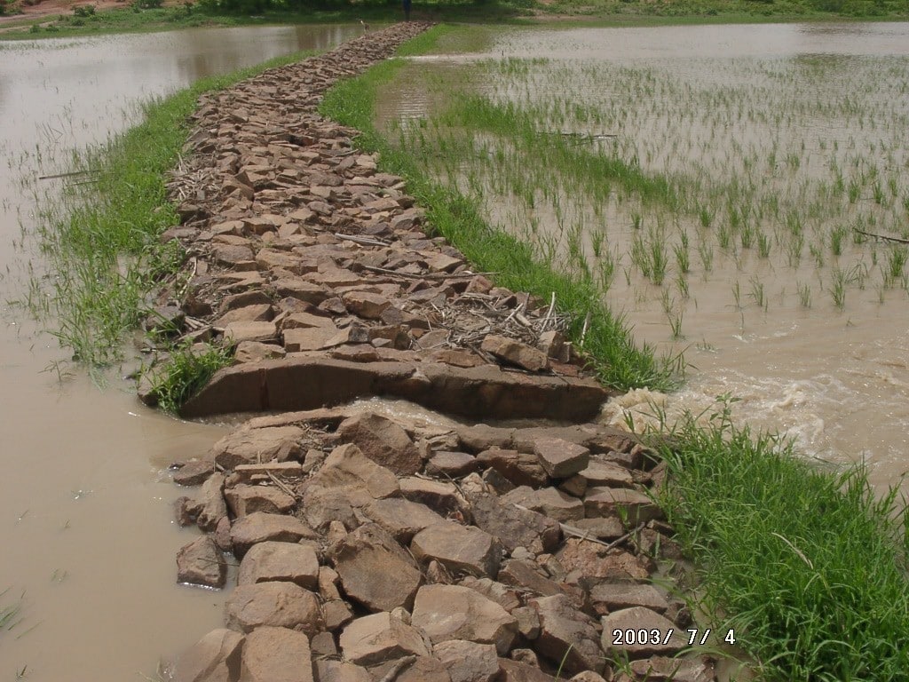 Field engineering in Burkina Faso (2003): Implementing the Rice Plan of Action (PAFR)
